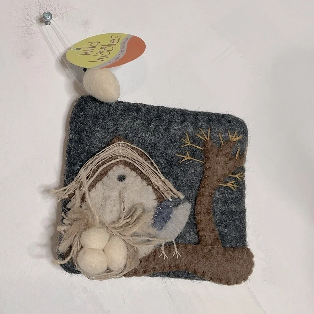 NWT Wild Woolies Grey Hand Felted Bird Nest Zipper Pouch - Picture 1 of 4